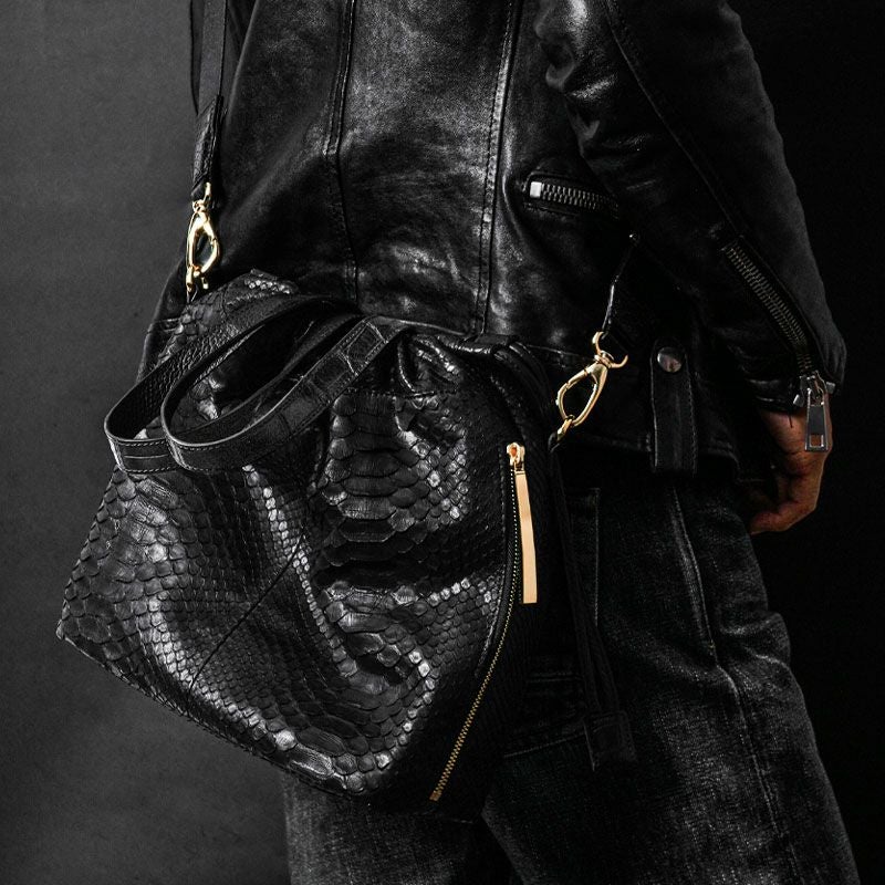 池田工芸】“粋”の精神を極めた、最高級ショルダートート。男の定番「黒